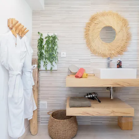 L'aiglon - Vue Les Pieds Dans L'eau - Superbe - Parking Privé - Golfe-juan - Apartamento
